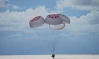 Cáp-xun đáp xuống mặt biển ngày 18/9. (Ảnh: SpaceX)