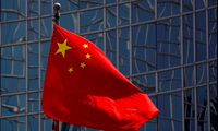 Quốc kỳ của Trung Quốc ở thủ đô Bắc Kinh. (Ảnh: Reuters)