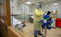 Omicron có những đột biến chưa từng thấy ở các virus corona trước đây. (Ảnh: ST)