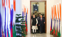Thủ tướng Ấn Độ Narendra Modi đón Tổng thống Nga Vladimir sang thăm vào tháng 12/2021. (Ảnh: Reuters)