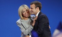 Tổng thống Pháp Emmanuel Macron và Phu nhân. (Ảnh: AP)