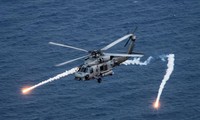 Một chiếc trực thăng MH-60R Sea Hawk của Hải quân Mỹ. ̣Ảnh: Reuters)