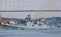 Một bức ảnh cho thấy chiến hạm Makarov của Nga đang cháy được đưa lên mạng xã hội
