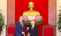 Tổng Bí thư Nguyễn Phú Trọng tiếp Bộ trưởng Ngoại giao Nga Sergei Lavrov. (Ảnh: TTXVN)
