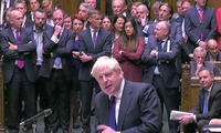 Thủ tướng Anh Boris Johnson trong phiên họp của quốc hội ngày 6/7. (Ảnh: Reuters)