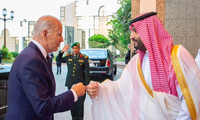 Tổng thống Mỹ Joe Biden và Thái tử Ả-rập Xê-út Mohammed bin Salman. (Ảnh: Reuters)