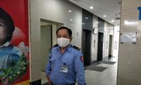 Nhân chứng kể lại khoảnh khắc hai người rơi từ tầng 2 chung cư ở Hà Nội