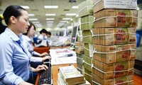 tín dụng ngân hàng vẫn đang trải đều các lĩnh vực và vẫn lưu ý kiểm soát dòng tiền vào chúng khoán, BĐS 