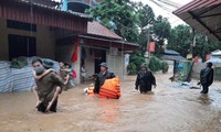 Hàng trăm cán bộ, chiến sỹ lực lượng vũ trang tỉnh Lạng Sơn lao vào khu vực mưa lũ, cứu giúp nhân dân thoát khỏi nạn "đại hồng thủy" -Ảnh: TL