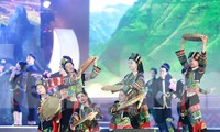 Sôi nổi chương trình &apos;Qua những miền di sản Việt Bắc&apos;