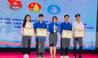 Lạng Sơn khen thưởng nhiều sinh viên 5 tốt, đạt thành tích cao