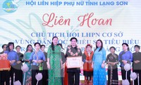 20 chủ tịch Hội phụ nữ cơ sở là người dân tộc thiểu số Lạng Sơn được tôn vinh. Ảnh: Duy Chiến 