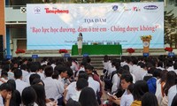 Toạ đàm "Bạo lực học đường, dâm ô trẻ em' đang diễn ra tại Trường ĐH Nguyễn Tất Thành, TPHCM