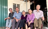 Bí quyết sống khoẻ của 5 chị em ruột tuổi trung bình hơn 90 ở Hà Tĩnh