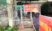 Tiểu thương Nghệ An &apos;vừa mừng vừa lo&apos; khi chợ được hoạt động trở lại