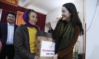 Hội Doanh nhân trẻ Nghệ An trao quà Tết cho người dân vùng cao