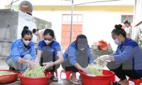 Áo xanh tình nguyện &apos;chia lửa&apos; cùng tuyến đầu chống dịch vùng rẻo cao xứ Nghệ
