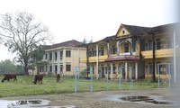 Hà Tĩnh: Nhếch nhác những ngôi trường bỏ hoang sau sáp nhập 