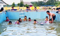 Dạy bơi miễn phí bảo vệ trẻ em khỏi tai nạn đuối nước