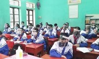 Bộ GD&ĐT yêu cầu bỏ giãn cách, không đeo khẩu trang trong giờ học