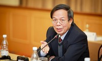 GS.TS Mai Ngọc Chừ, Phó Chủ tịch Hội đồng thẩm định sách giáo khoa Tiếng Việt 1.