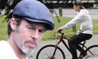 Brad Pitt gầy gò hốc hác, cô đơn đạp xe ở London