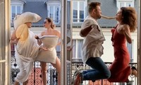 Cách ly ở Paris, nữ blogger và bạn trai mỗi ngày tung một clip &apos;lầy lội&apos; hết cỡ