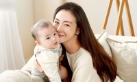 Người đẹp &apos;Bản tình ca mùa đông&apos; Choi Ji Woo quá đẹp sau 5 tháng sinh con