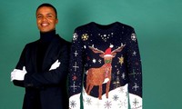 Chàng trai bán áo len Giáng sinh đắt nhất thế giới ủng hộ dịch vụ y tế 