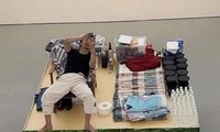 Chàng trai Trung Quốc livestream cuộc sống tự cách ly 14 ngày