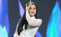 Thí sinh Hoa hậu Việt Nam 2022 nền nã trong phần thi áo dài