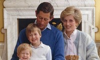 Cách Công nương Diana thể hiện tình yêu với William và Harry