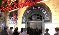 Tour du lịch đêm tại nhà tù Hỏa Lò được du khách quan tâm