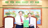 Học viện Nông nghiệp Việt Nam và báo Tiền Phong sẽ có nhiều hoạt động phối hợp trong tương lai