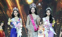 Cận cảnh sắc nữ cao 1m76 Huỳnh Thị Thanh Thủy đăng quang 'Hoa hậu Việt Nam 2022'