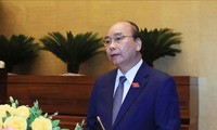 Thủ tướng Nguyễn Xuân Phúc báo cáo tại Quốc hội