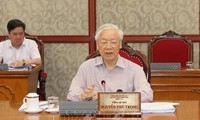 Tổng Bí thư Nguyễn Phú Trọng chủ trì họp Bộ Chính trị về phòng, chống COVID-19 (ảnh TTXVN)