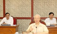 Tổng Bí thư Nguyễn Phú Trọng chủ trì cuộc họp của Bộ Chính trị (ảnh TTXVN)