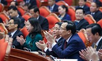 Trung ương thảo luận báo cáo kiểm điểm của Bộ Chính trị, Ban Bí thư
