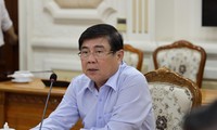 Chủ tịch UBND TPHCM Nguyễn Thành Phong chủ trì cuộc họp phòng chống dịch bệnh COVID-19. Ảnh TTBC