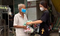 Những suất ăn nghĩa tình từ “Bếp yêu thương”