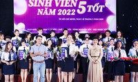  Học viện Hàng không Việt Nam tổ chức &apos;Lễ vinh danh sinh viên 5 tốt&apos;
