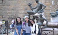 Ba nữ sinh viên Bách khoa nhận học bổng chuyến tham quan tại Ý