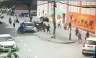 Cảnh sát nổ súng bắt trộm trên đường phố như phim hành động