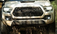 Toyota Hilux mới chia sẻ khung gầm với bán tải cỡ lớn Tundra?