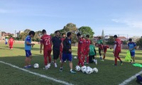 Tuyển Việt Nam gặp khó ở buổi tập đầu tiên trên đất Indonesia