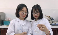 Sinh viên trường ĐH Khoa học Tự nhiên, ĐH quốc gia Hà Nội làm nghiên cứu khoa học