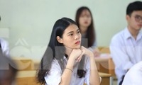 Khi tăng học phí, các trường có tính đến sức chịu đựng của người dân?