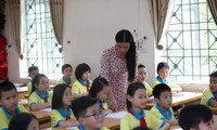 Giáo viên được &apos;giải thoát&apos; khỏi yêu cầu chứng chỉ tin học, ngoại ngữ