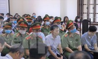 Các bị cáo tại tòa.